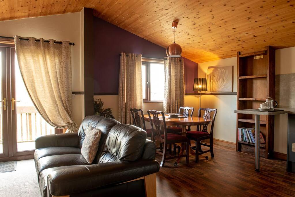 Harvest 13 Lodge, Yellowtop Country Park — photo 5