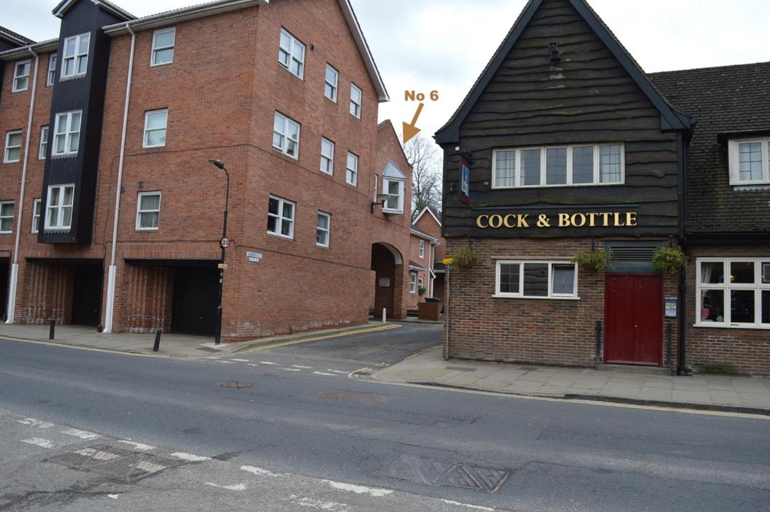 Heart Of The City Flat with Free Parking — photo 2