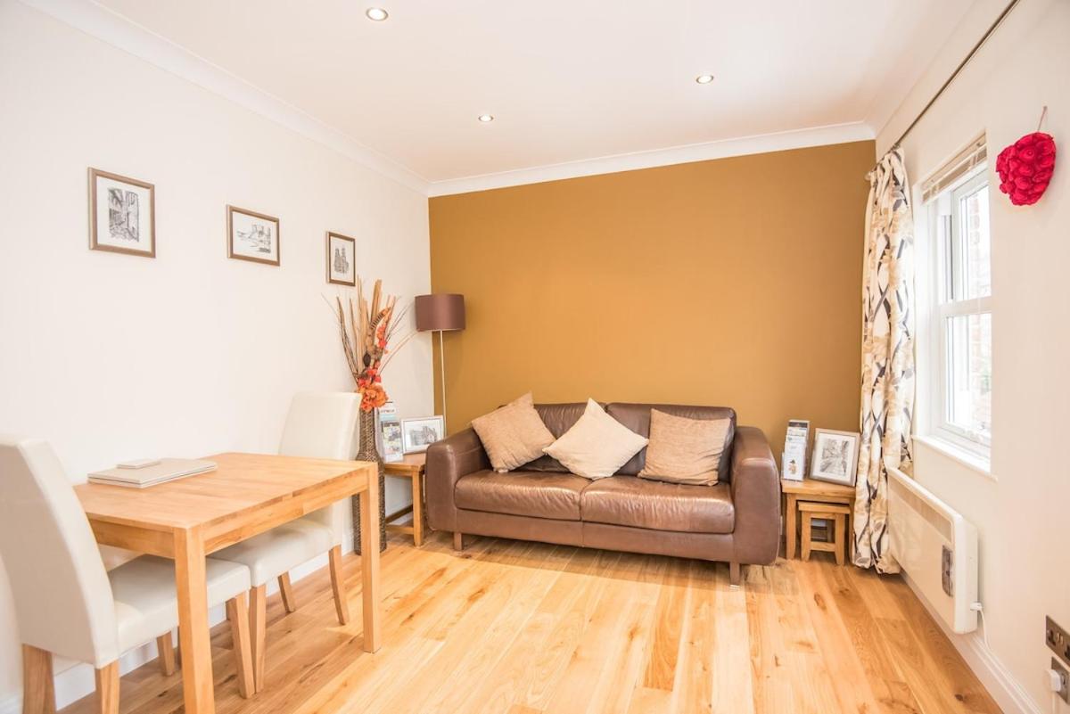 Heart Of The City Flat with Free Parking — photo 7