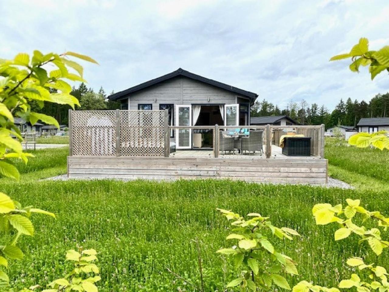 Hollicarrs - Bumblebee Lodge, York, Yorkshire