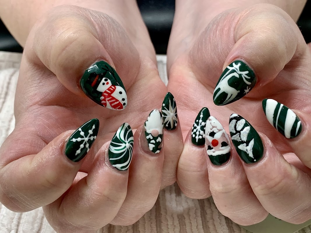 Hollywood Nails of York