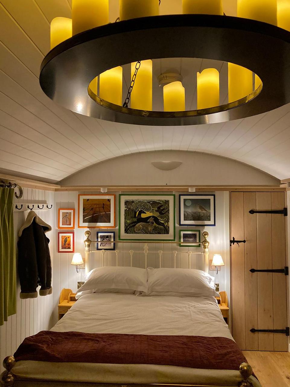 Hornington Manor Luxury Shepherd Huts — photo 7
