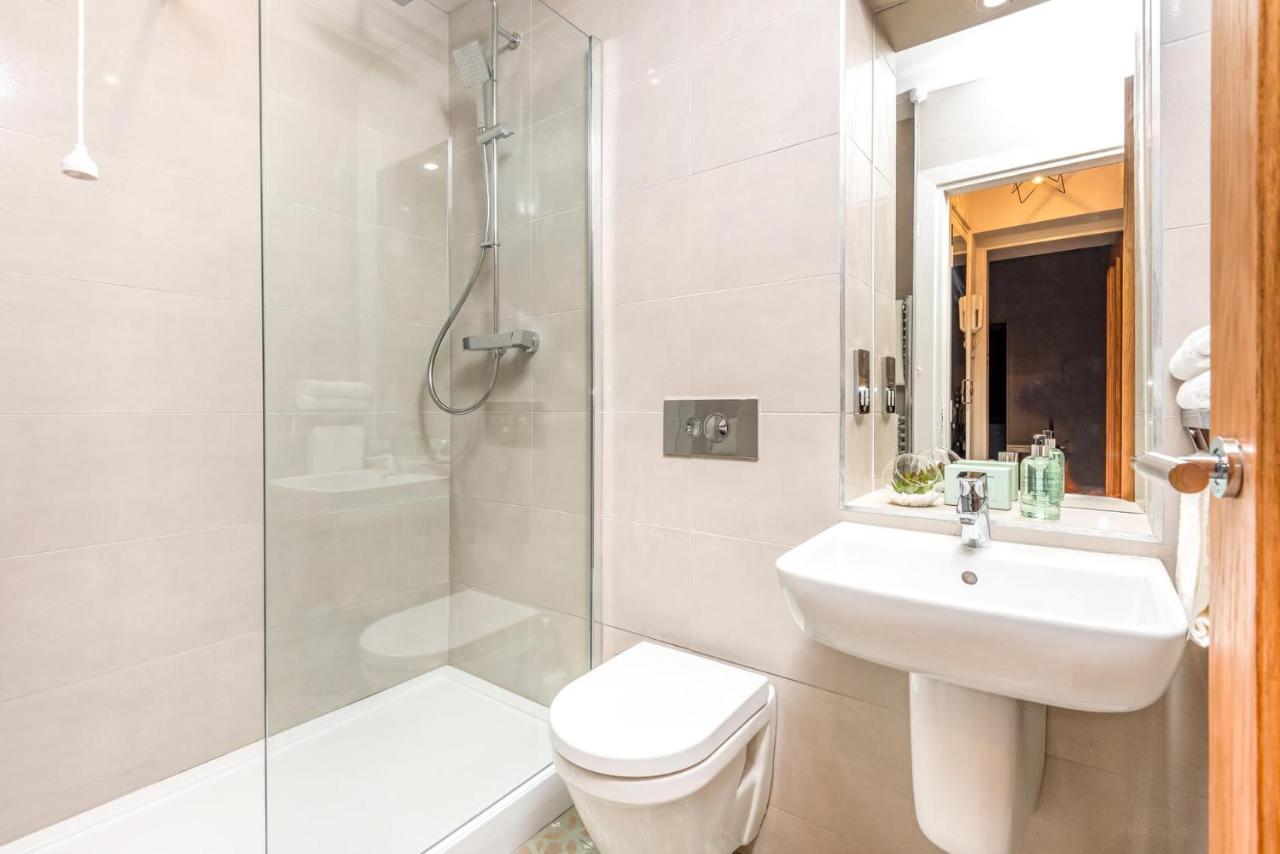 Host & Stay - Feversham House — photo 6