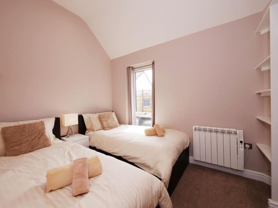 Hoxne Cottages - Daisy Cottage with private hot tub — photo 6