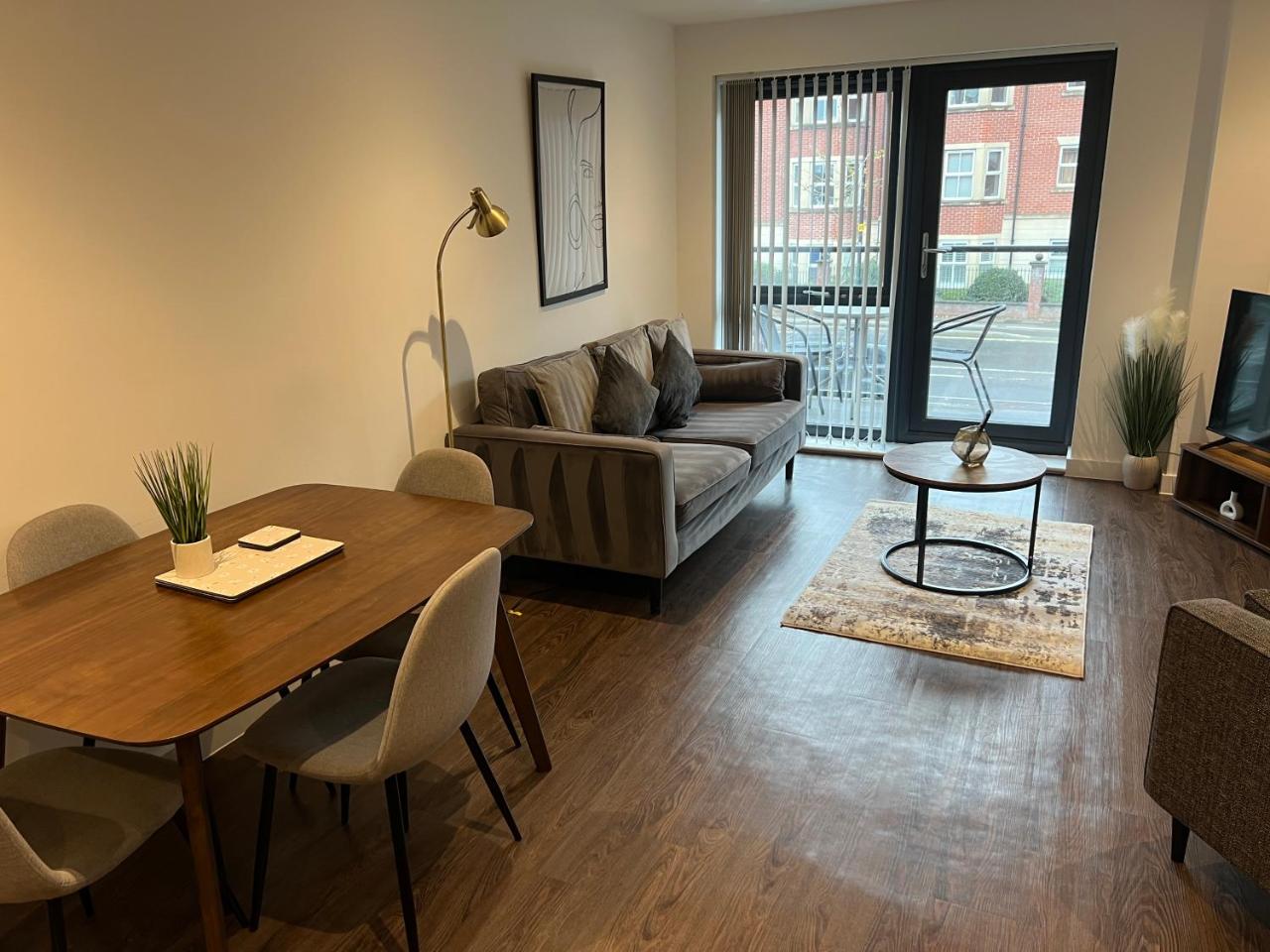Icon York Apartment — photo 5