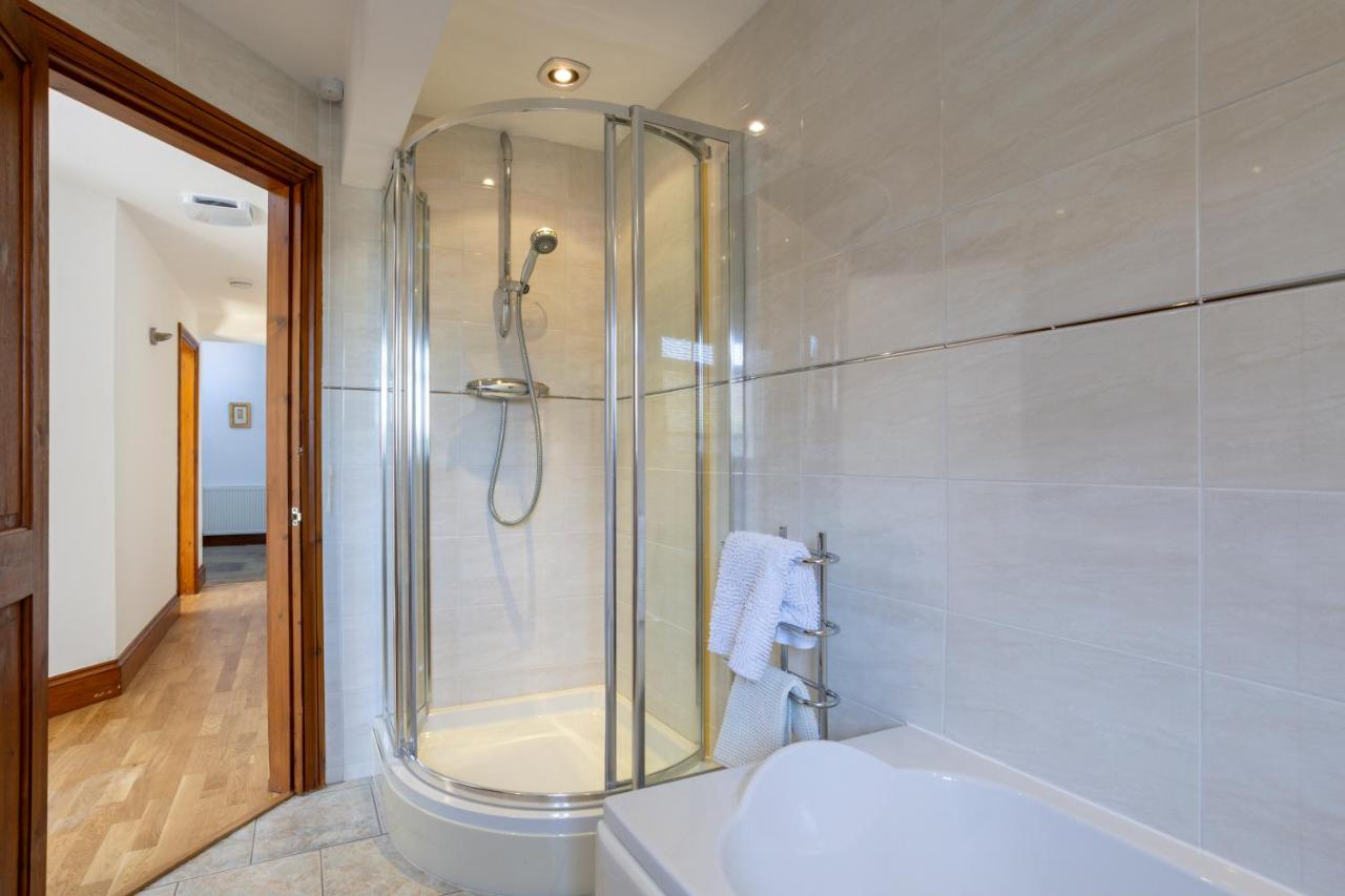 Isabella Place in York - 3 Bed Property, 2 Double Beds, 1 Large Double Bed, Ideal for Families — photo 3