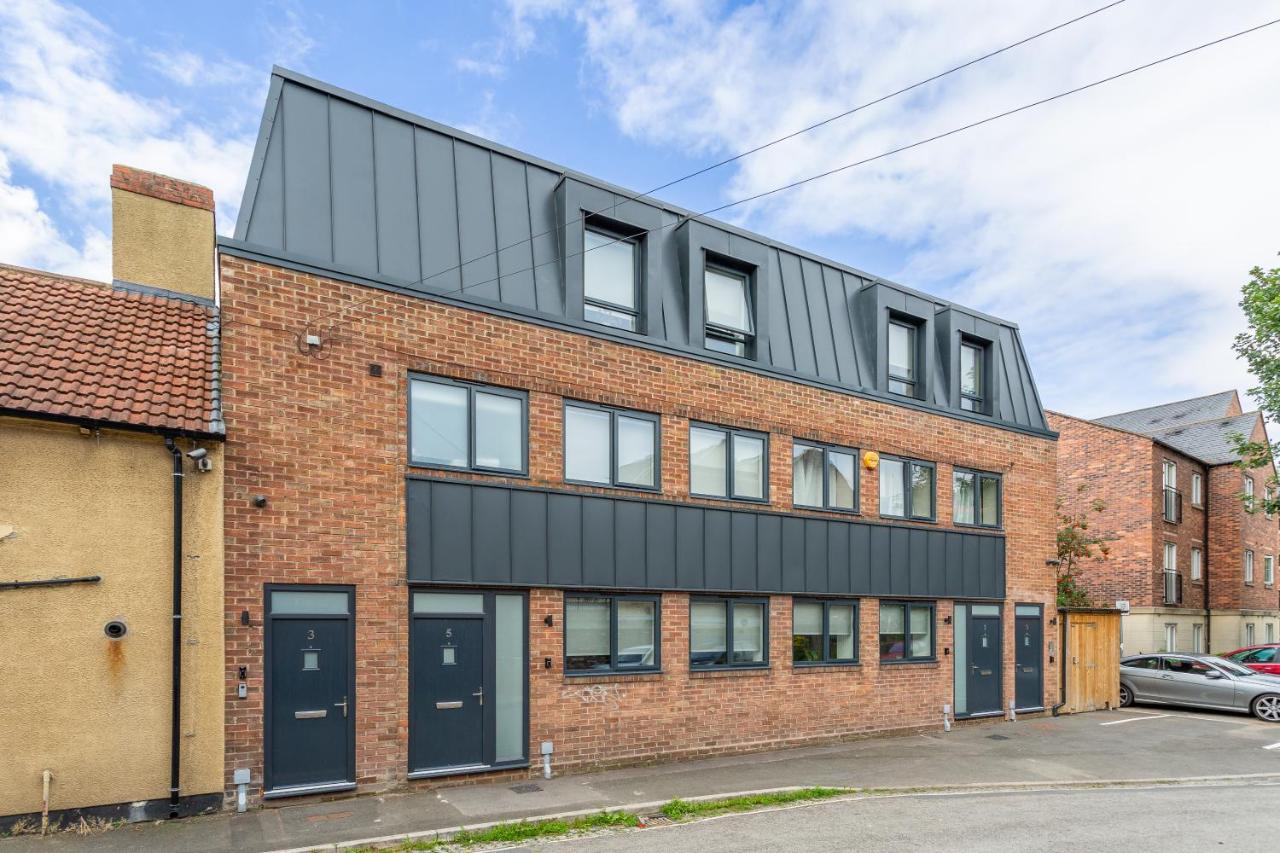 Little Potter, Central York with Parking — photo 6