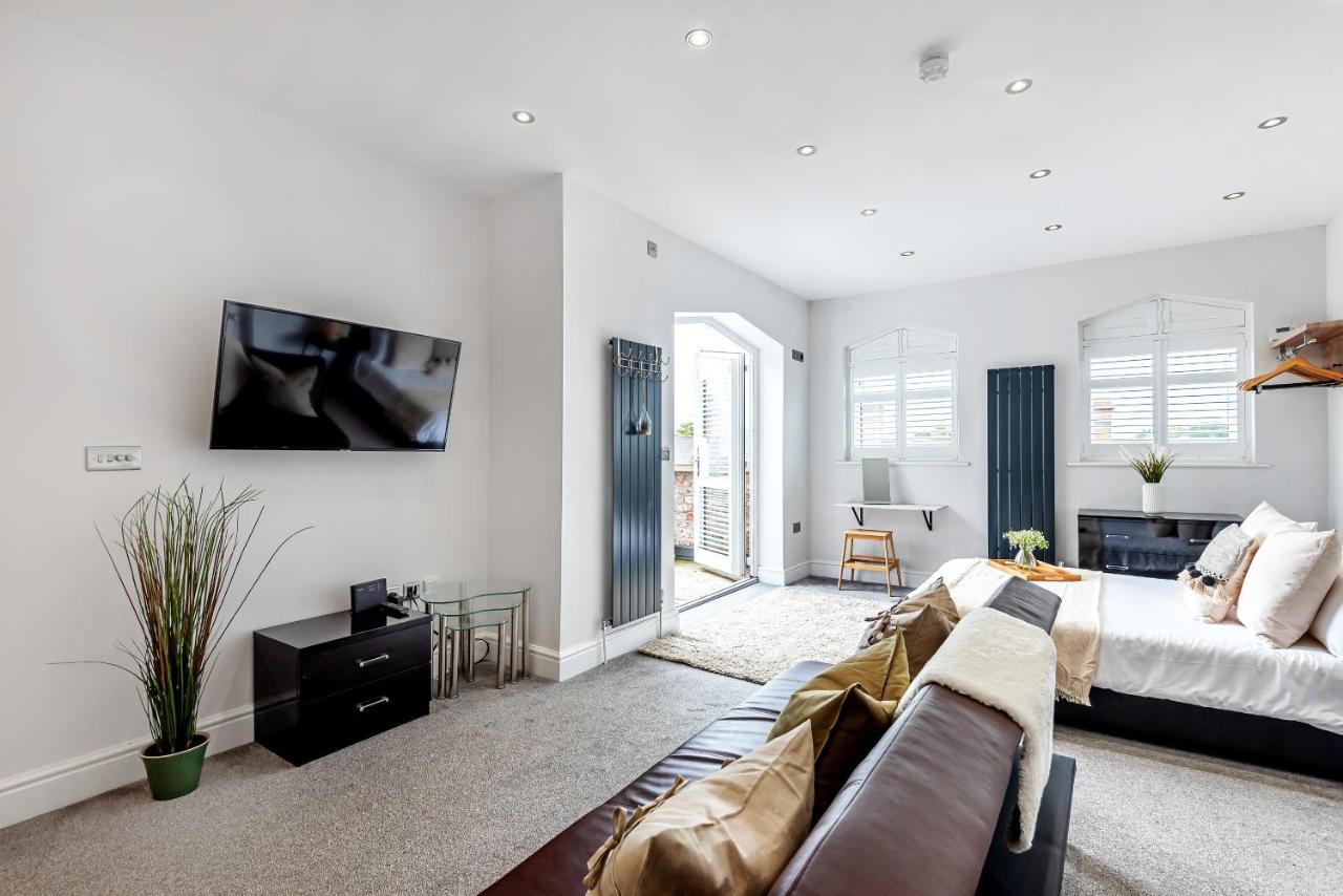Locket Studio - Cosy Apartment with Balcony — photo 5