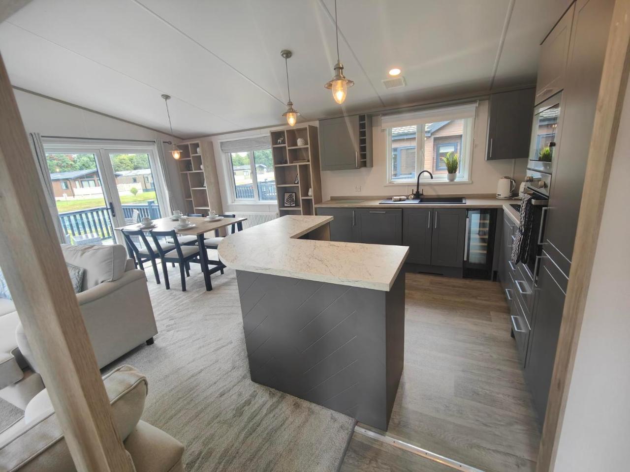 Loki's Retreat Lodge with Hot Tub — photo 3