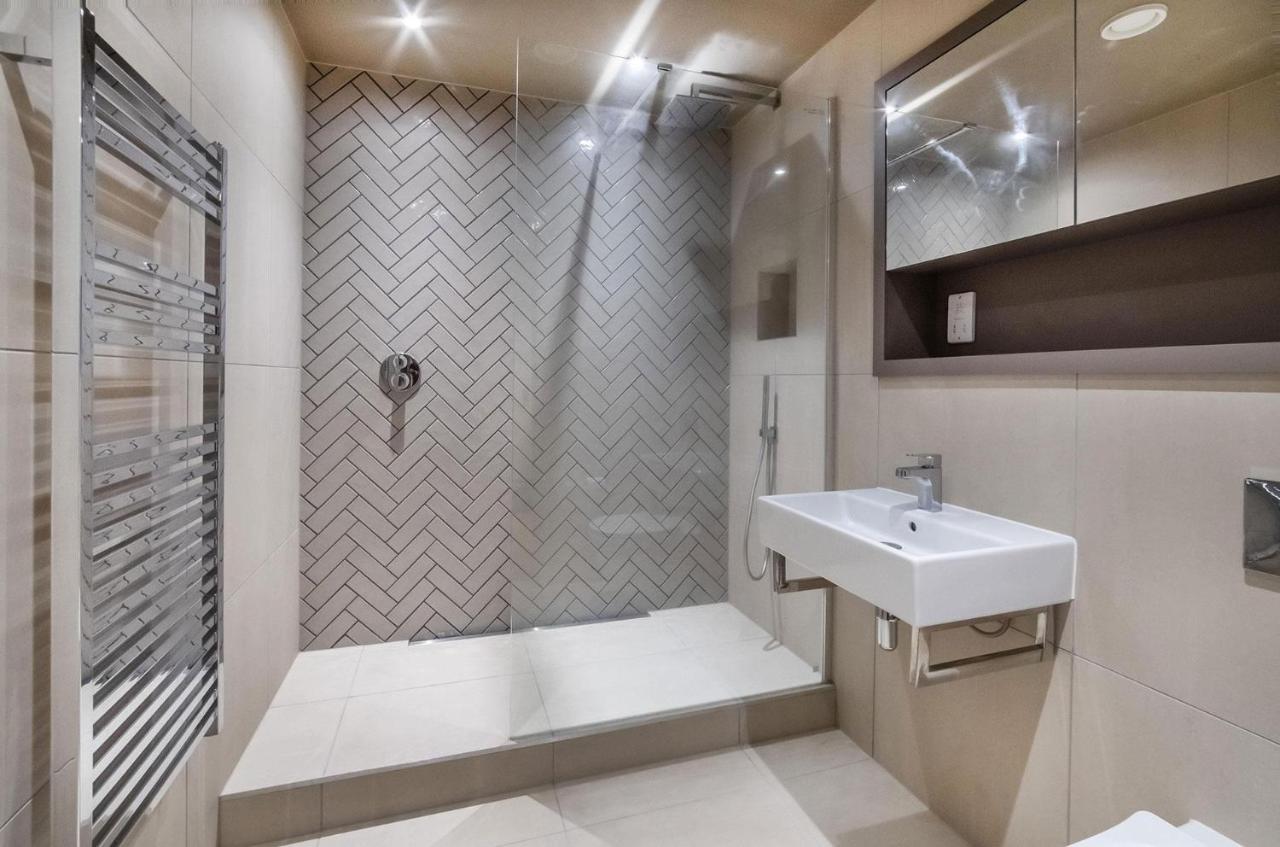 Luxury Apartment Suite within the City Walls — photo 3