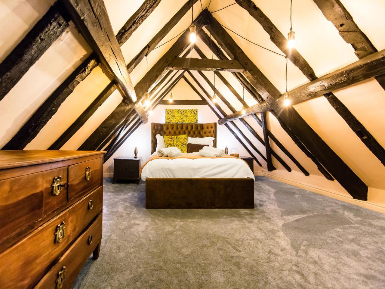 Luxury Travel Emporium YO1 - Exquisite 400 Year Old, City Centre Townhouse — photo 2