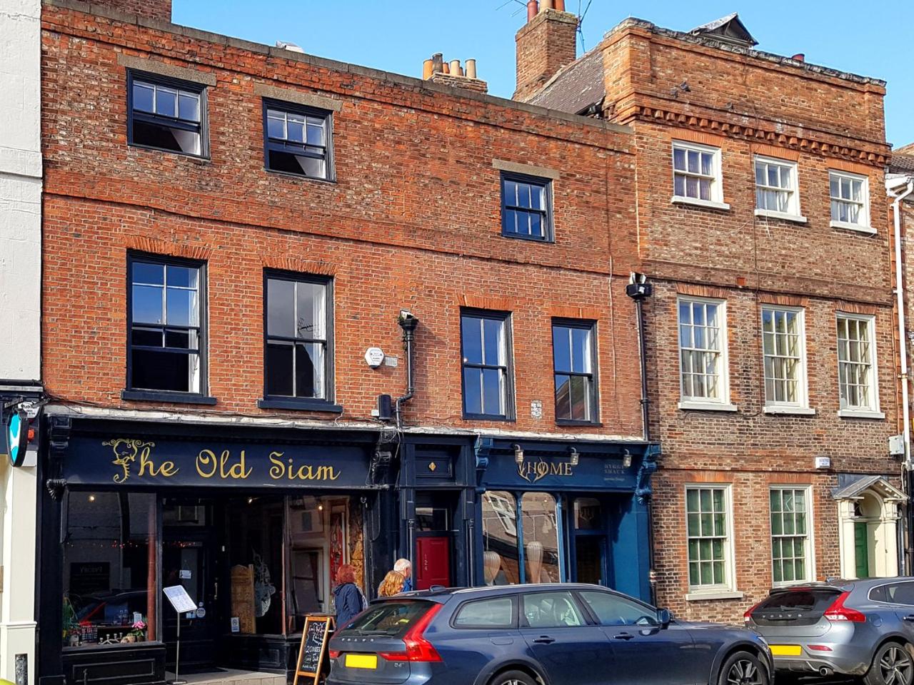 Luxury Travel Emporium YO1 - Exquisite 400 Year Old, City Centre Townhouse — photo 6