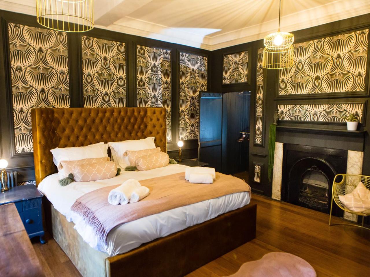Luxury Travel Emporium YO1 - Exquisite 400 Year Old, City Centre Townhouse — photo 7