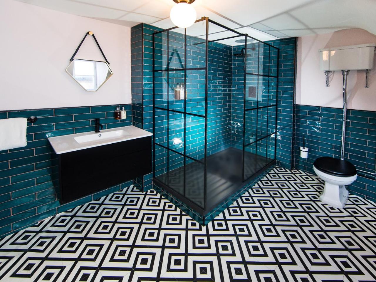 Luxury Travel Emporium YO1 - Exquisite 400 Year Old, City Centre Townhouse — photo 8