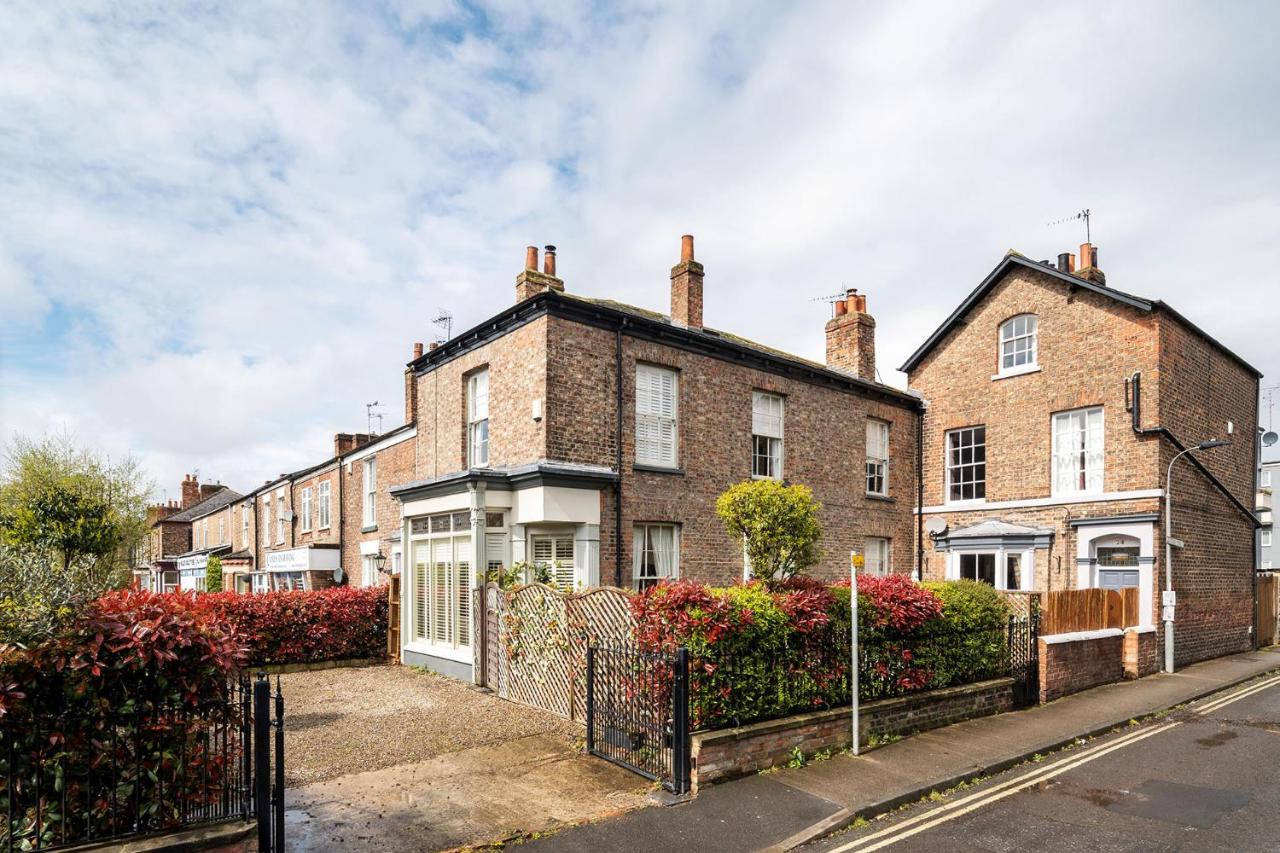 Luxury Victorian Town House - with parking., York, Yorkshire