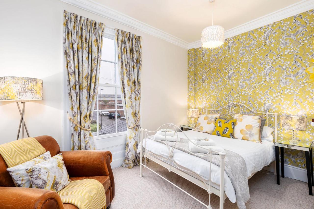 Luxury Victorian Town House - with parking. — photo 2