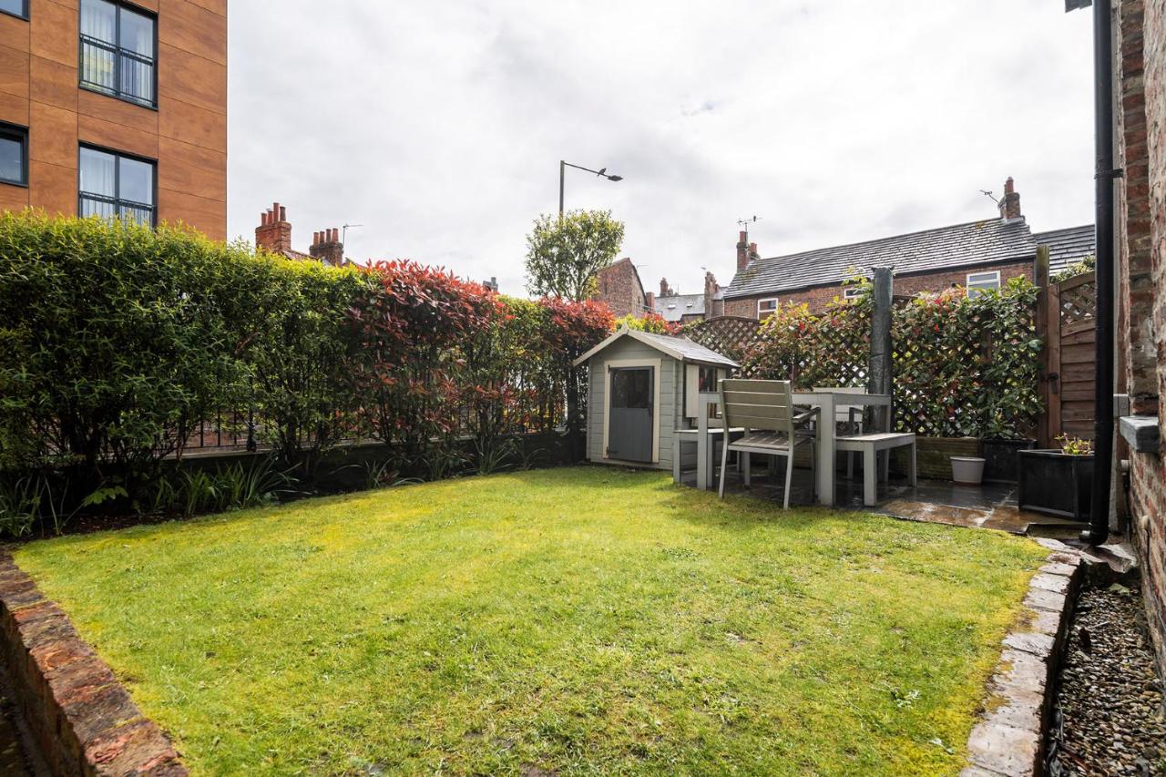 Luxury Victorian Town House - with parking. — photo 6