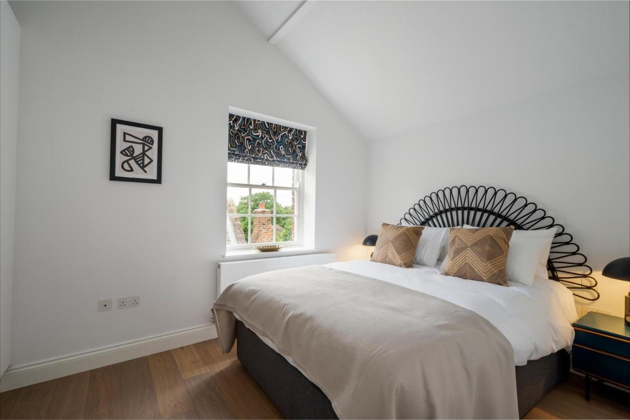 Marygate - Garden View Apartment — photo 7