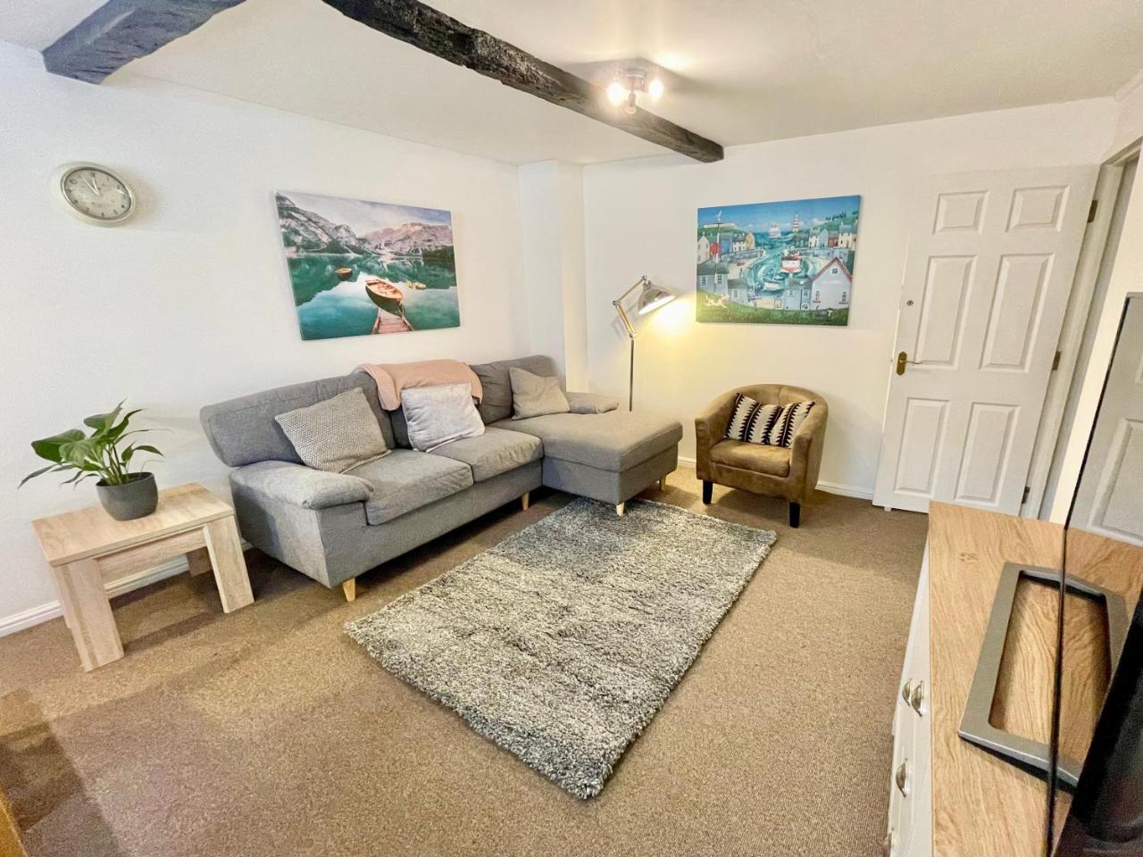 Millers Cottage with Free Allocated Parking — photo 8