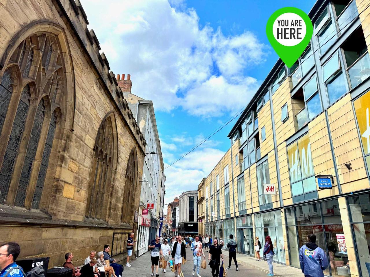 Modern 2-Bed Apartment in York City Centre - Walk to Christmas Market and Top Attractions — photo 2