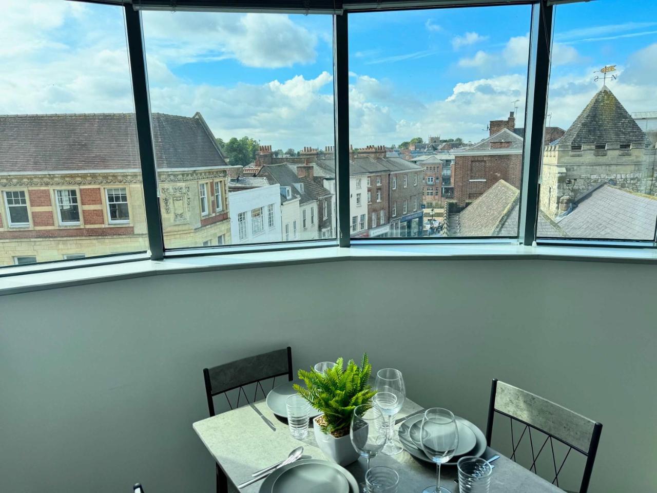 Modern 2-Bed Flat in York City Centre - Steps from Christmas Market — photo 6