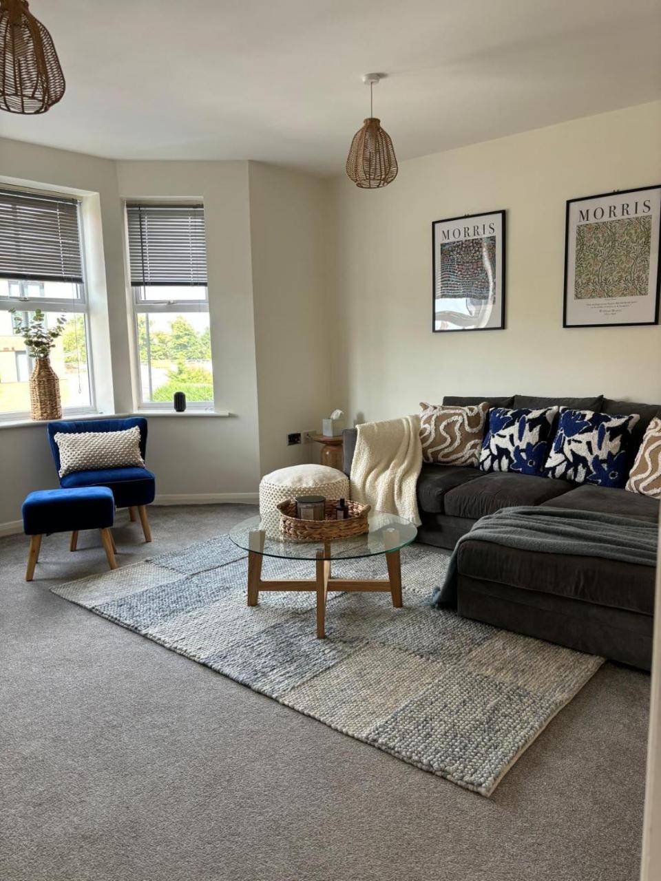 Modern 2 bed Flat & parking - York Centre — photo 4