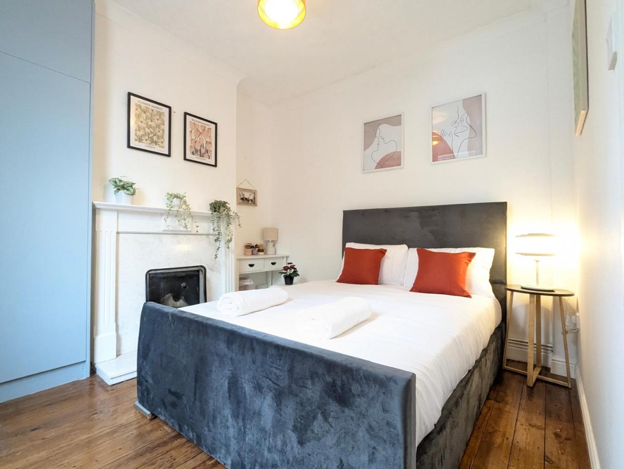 Modern Double Room w Private Bath & Free Parking, York, Yorkshire