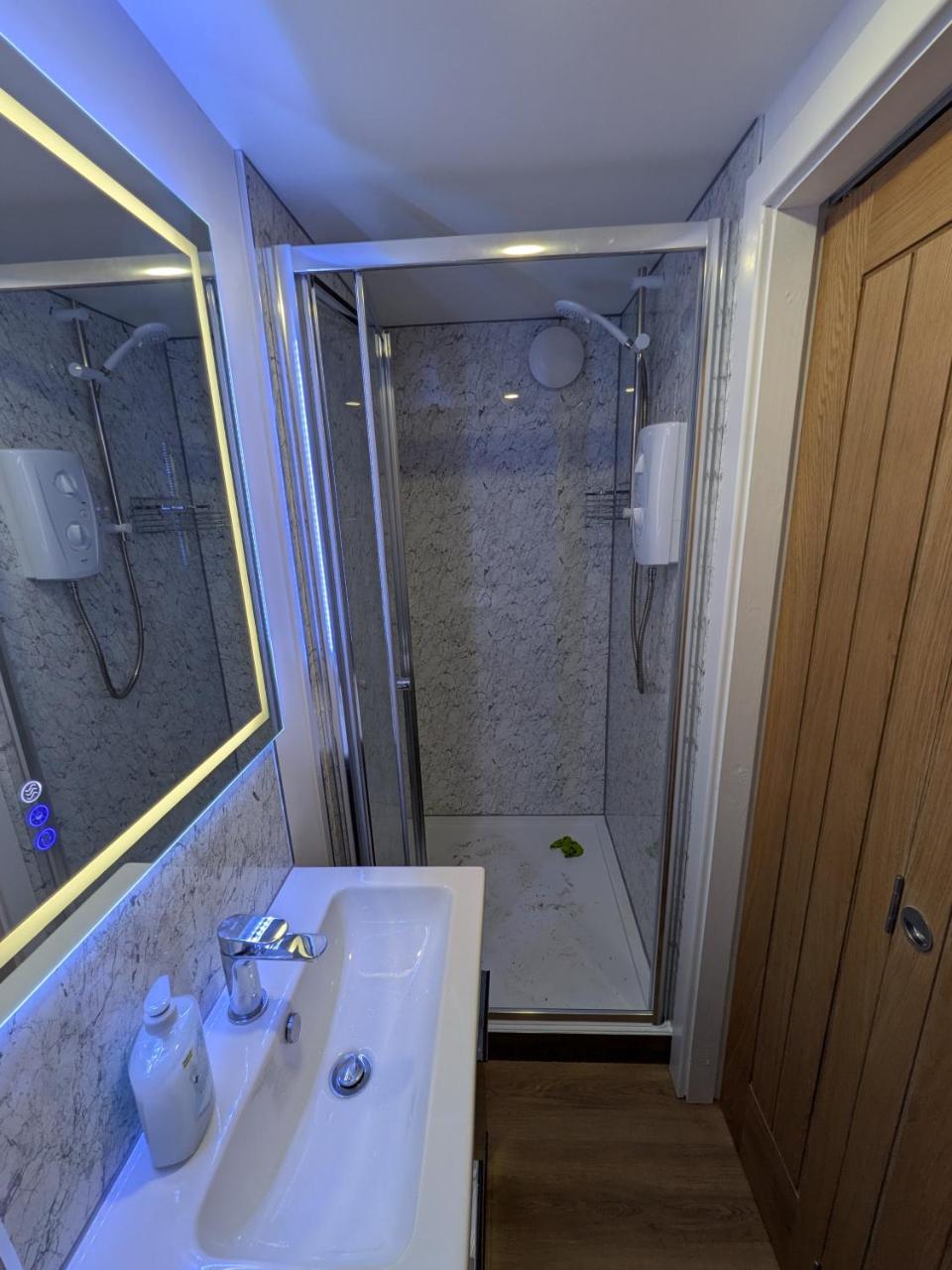 Modern Tiny Garden House — photo 8
