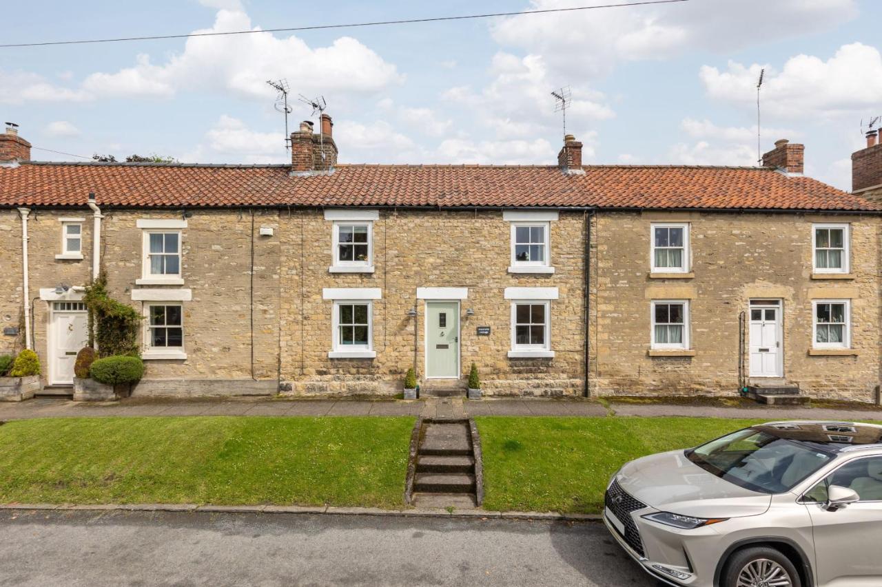 Moorside Cottage - Beautiful North Yorkshire Stone Cottage, York, Yorkshire