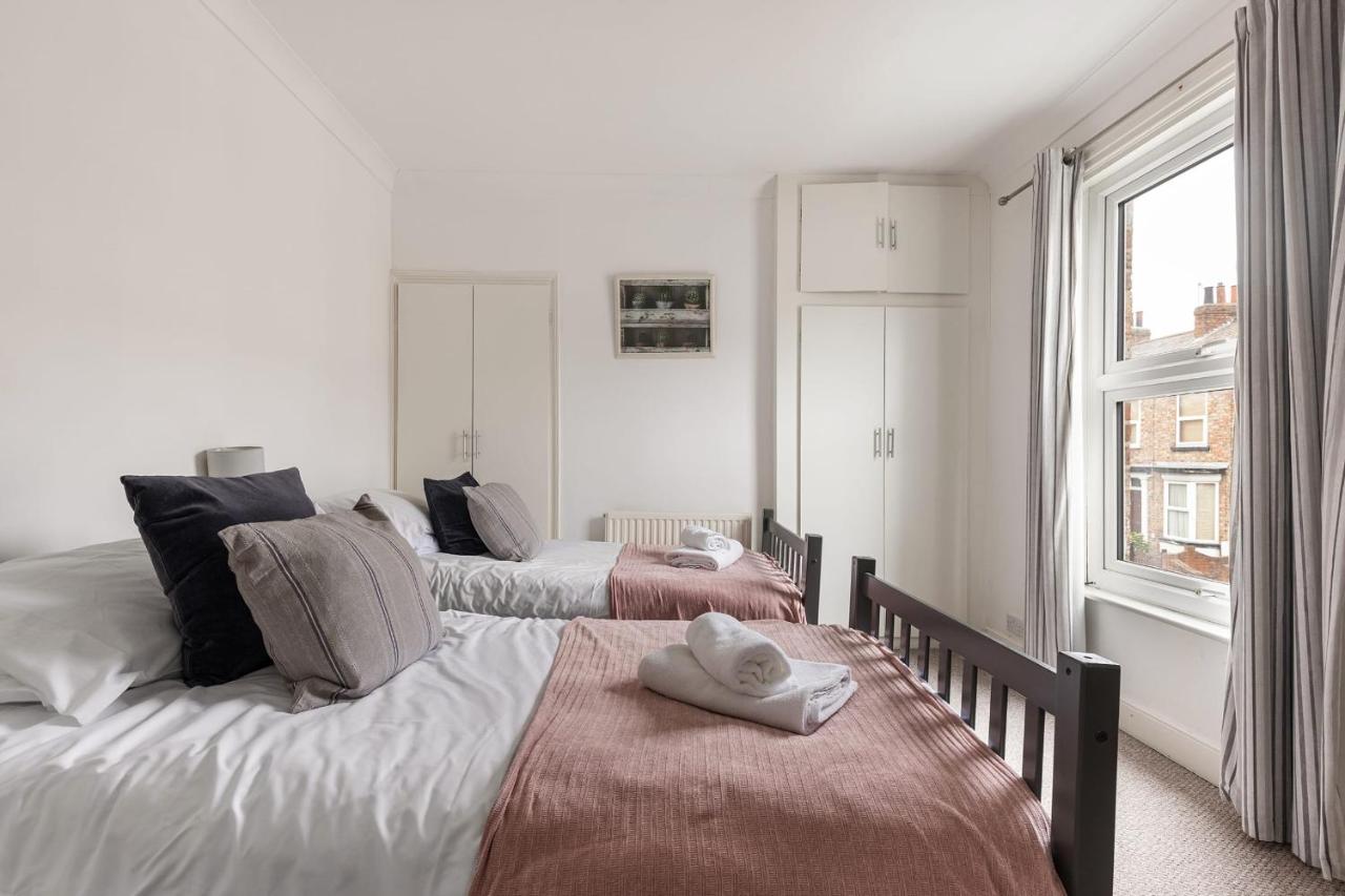 Park Crescent Lodge - Quaint Victorian Home With Free Parking — photo 3