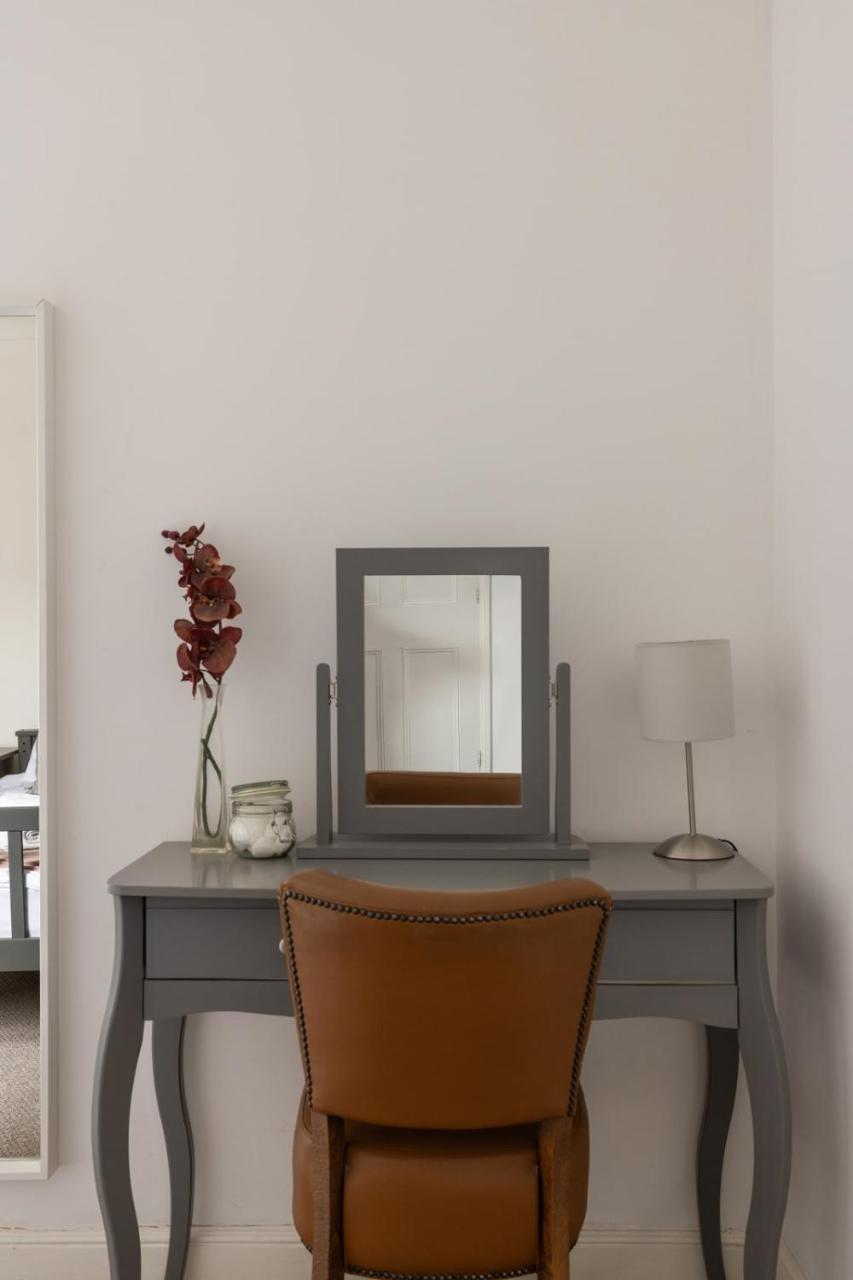 Park Crescent Lodge - Quaint Victorian Home With Free Parking — photo 4
