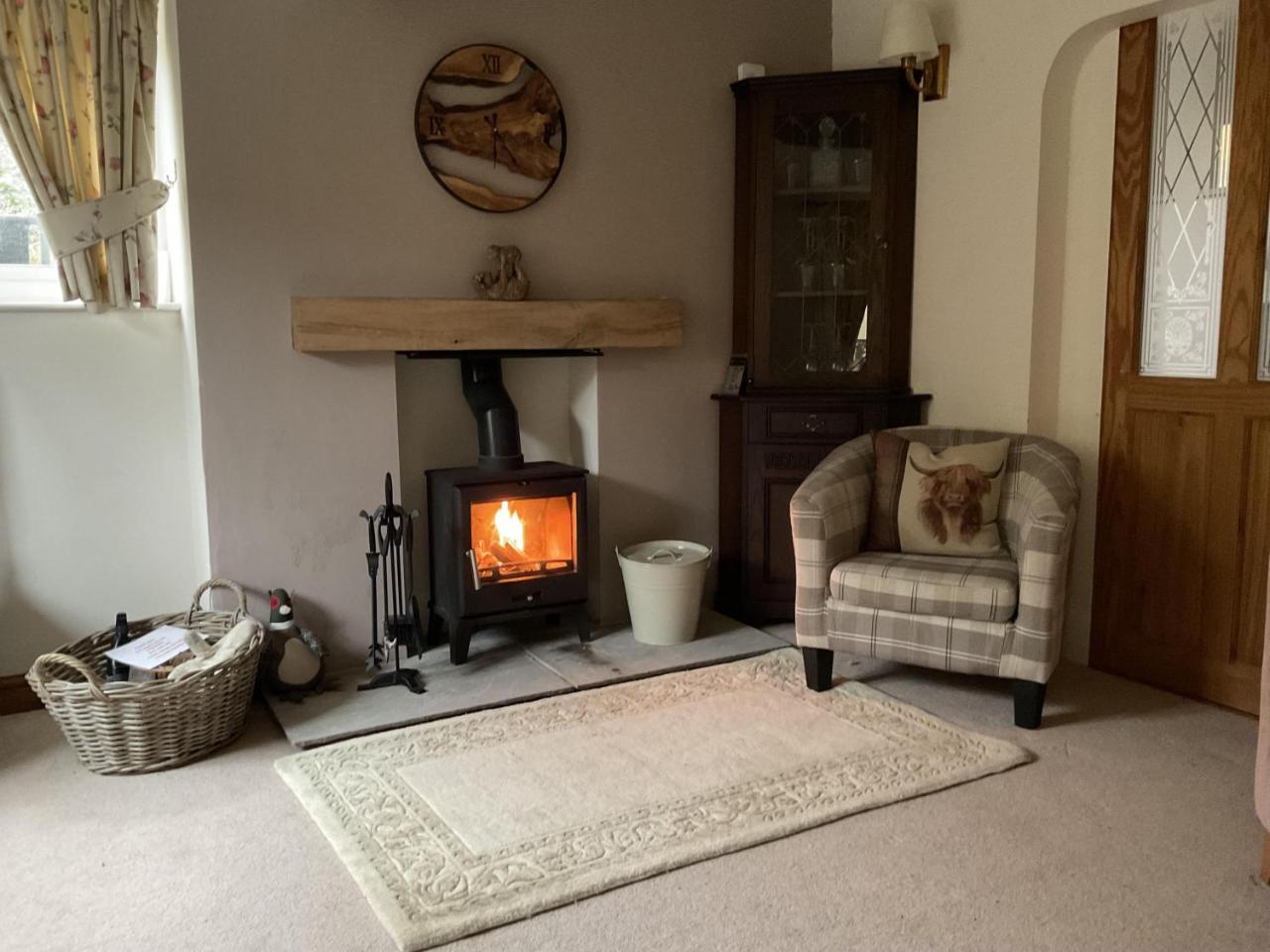Picturesque Stone Cottage in the Heart of North Yorkshire Village - Hideaway Cottage, York, Yorkshire