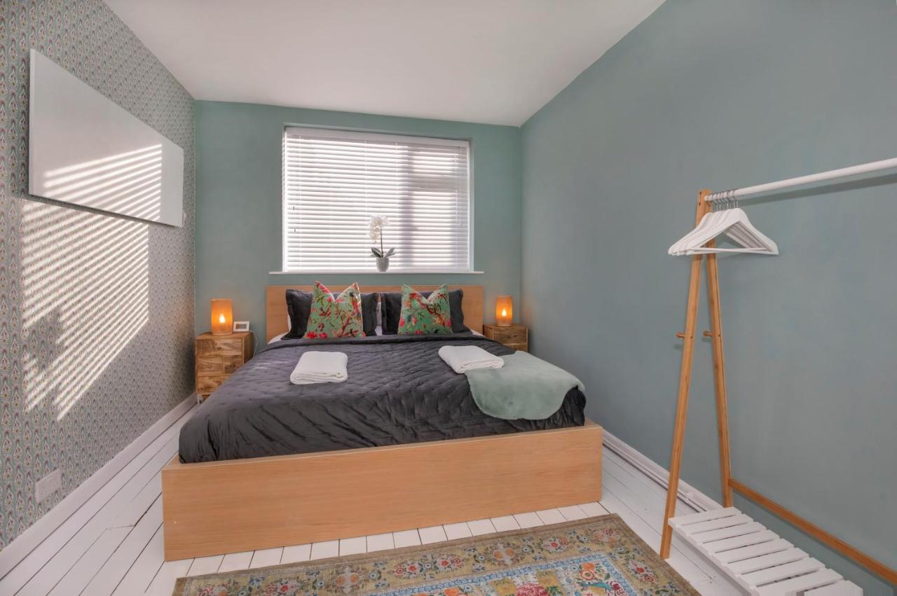 Plum Tree Retreat-Free Parking — photo 2