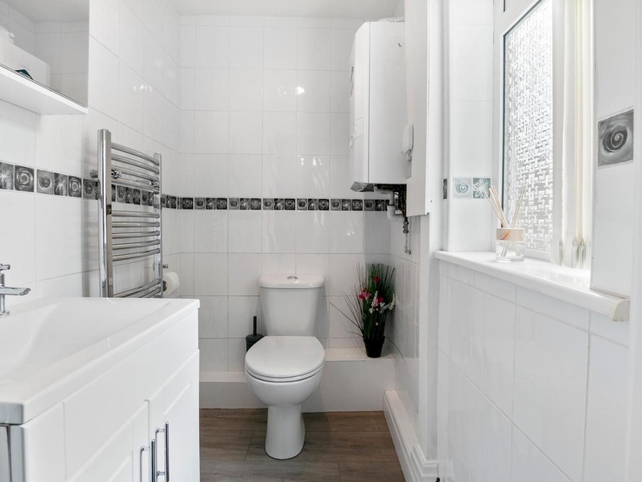Refurbished 2 Bed Close To City - Pass The Keys — photo 8