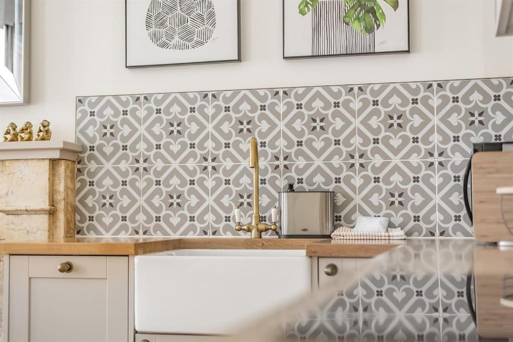Rowntree One - Stunning Apartment- Grade II listed — photo 3