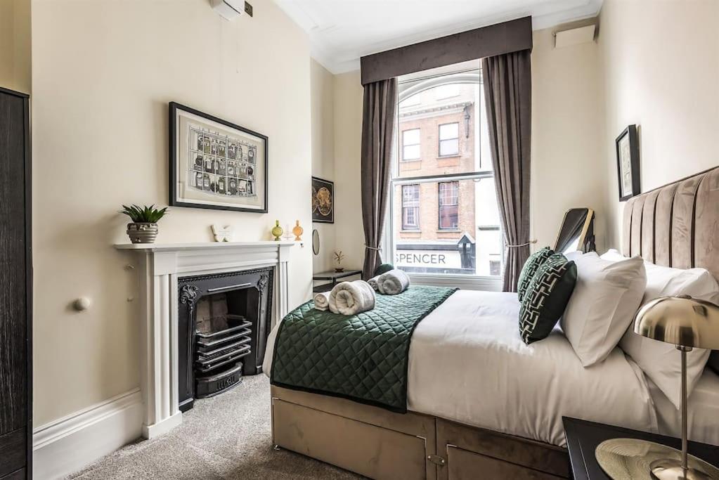 Rowntree One - Stunning Apartment- Grade II listed — photo 6