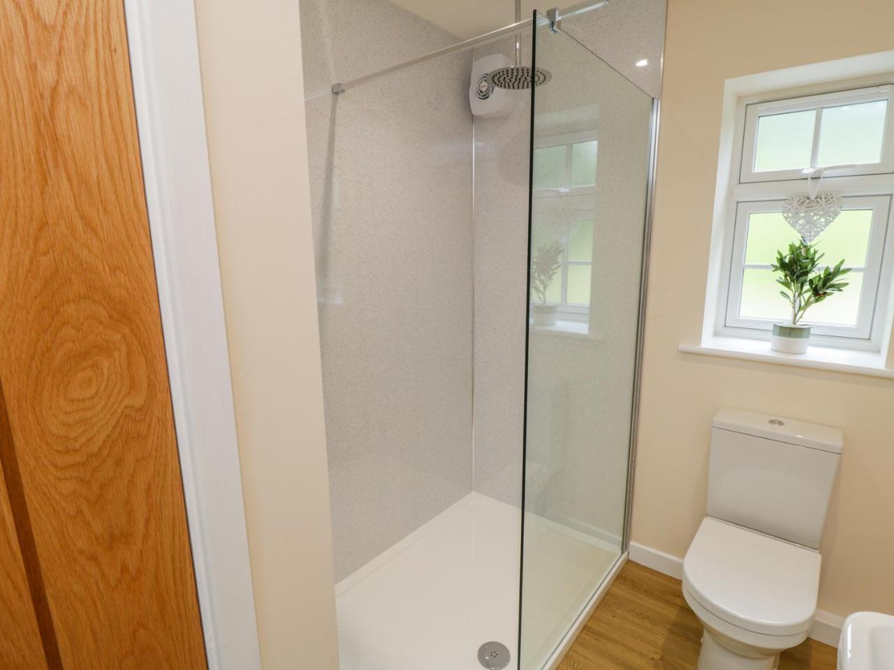 Ryedale Country Lodges - Willow Lodge — photo 3
