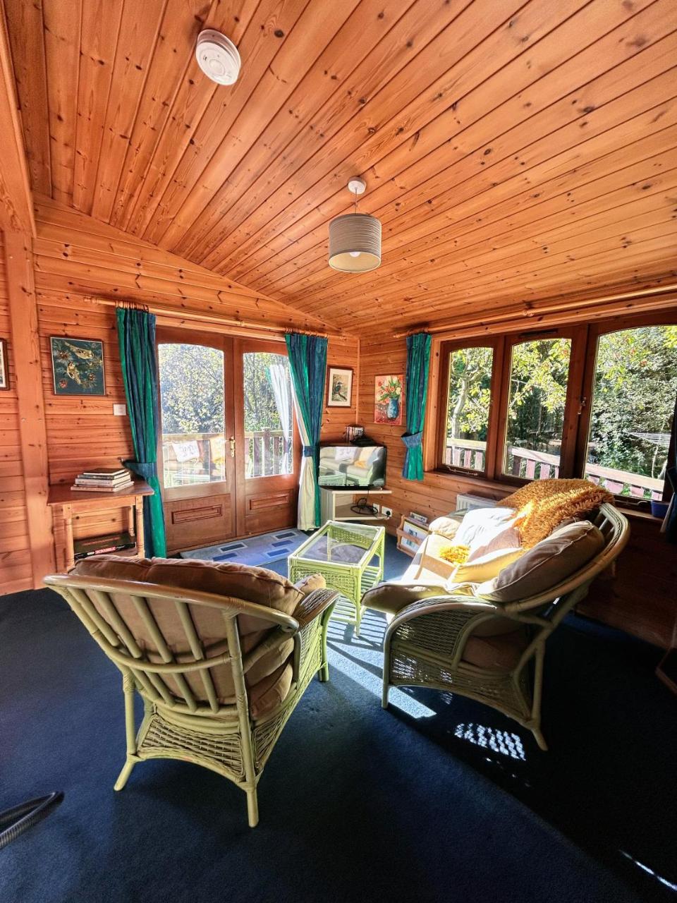 Secluded Rustic Cabin - A Digital Detox Paradise. — photo 5