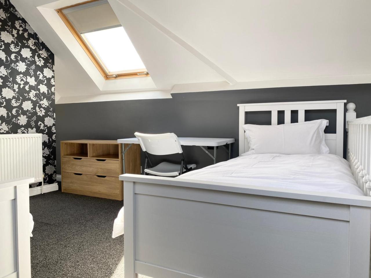Spacious Five-Bedroom House Close to York Centre - Orchid House — photo 2
