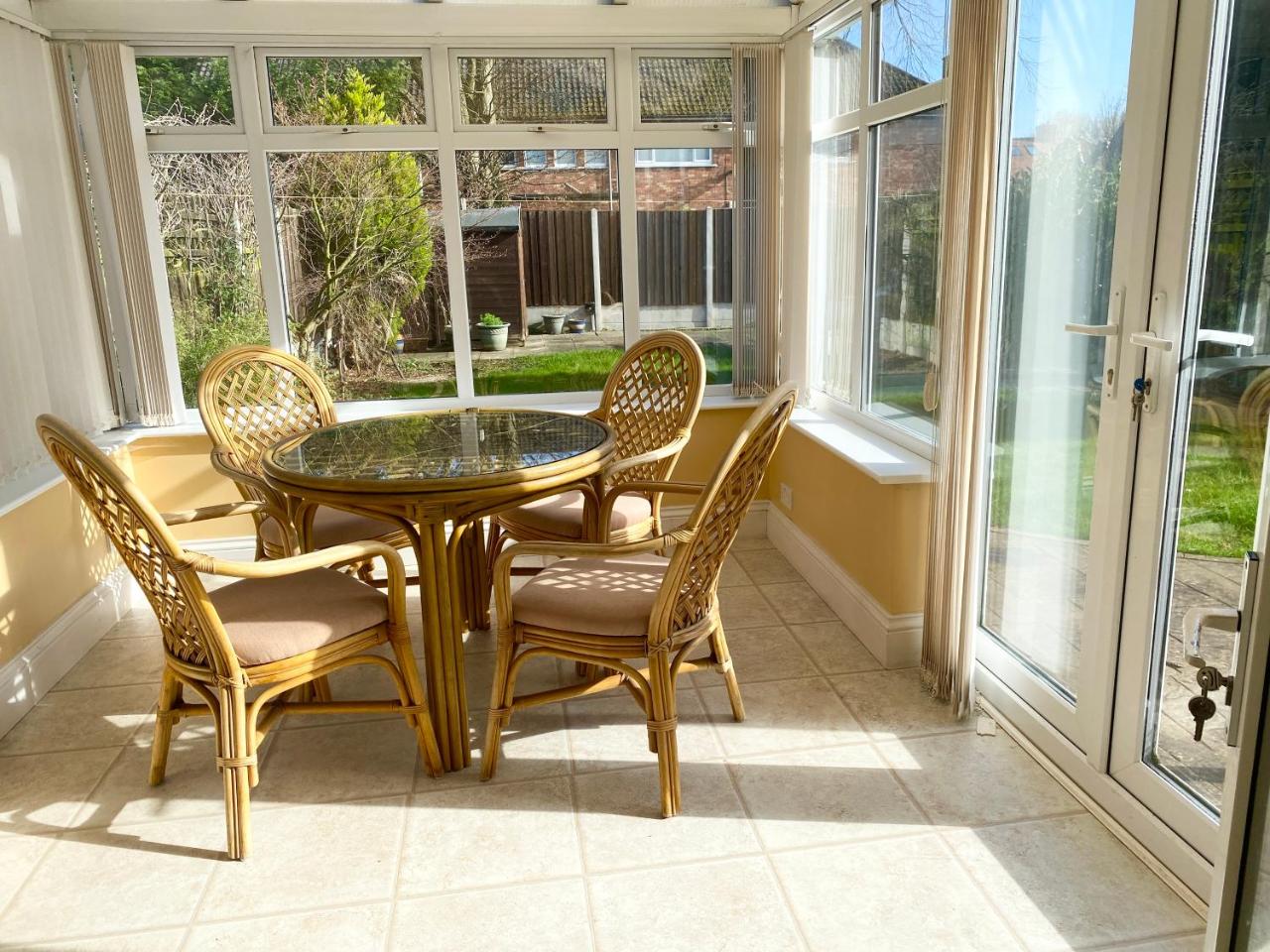Spacious Five-Bedroom House Close to York Centre - Orchid House — photo 4
