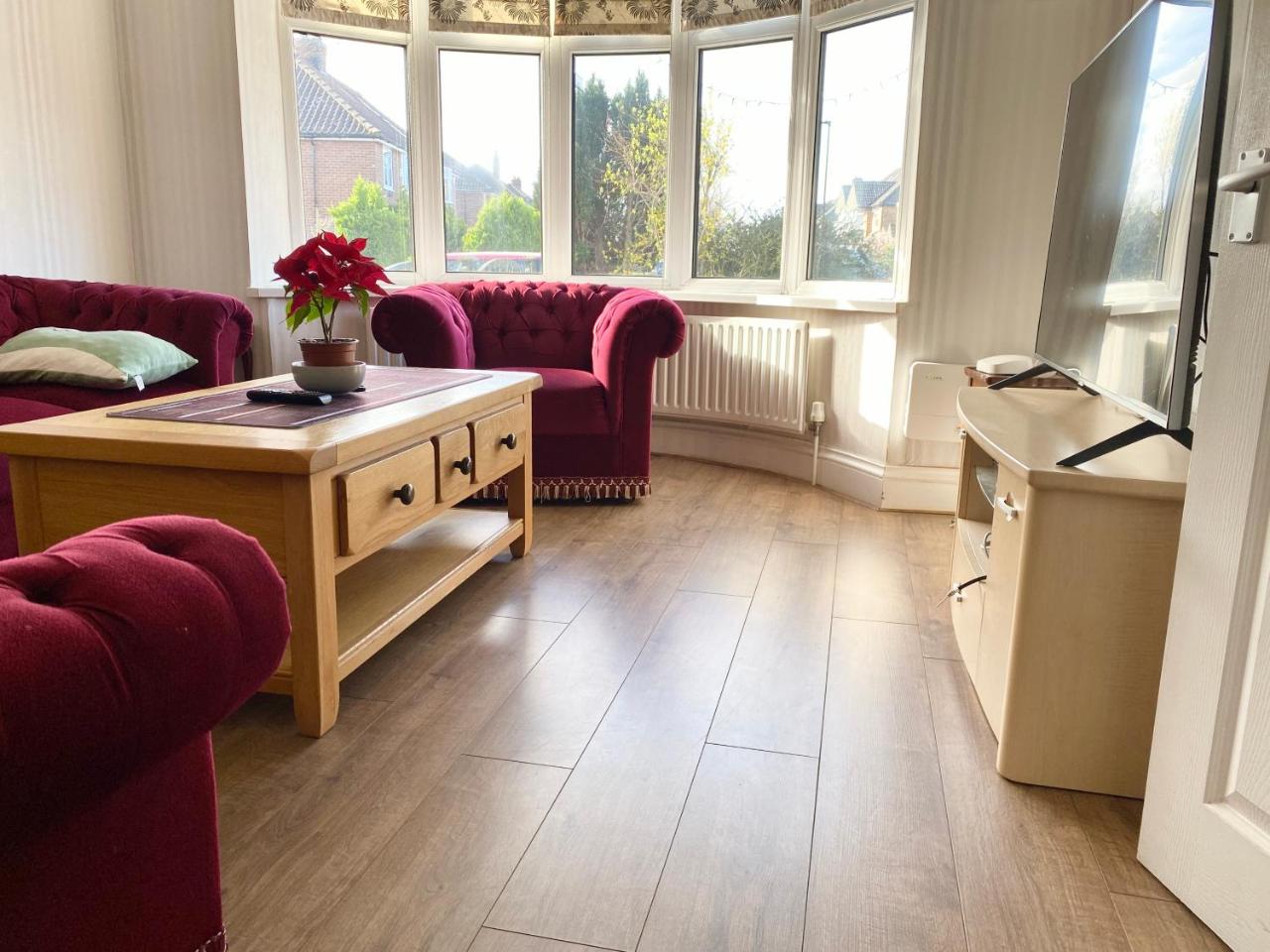 Spacious Five-Bedroom House Close to York Centre - Orchid House — photo 5