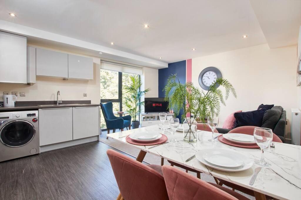 Spacious Flat with Parking in the Heart of York — photo 4