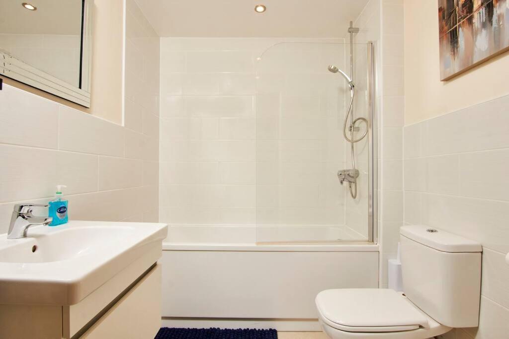 Spacious Flat with Parking in the Heart of York — photo 7