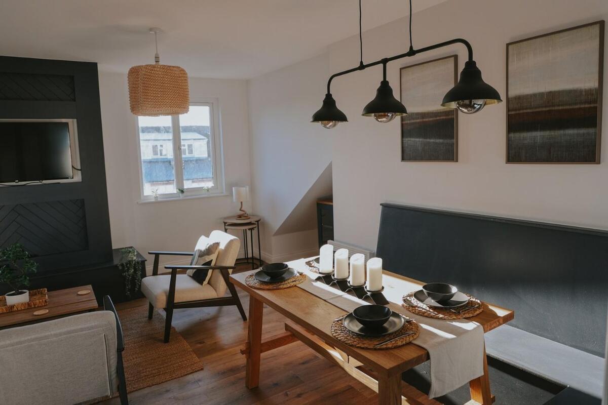 Spacious Second Floor Apartment, Fourth Avenue — photo 5
