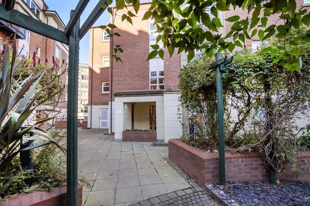 Strand House with FREE secure Parking — photo 8