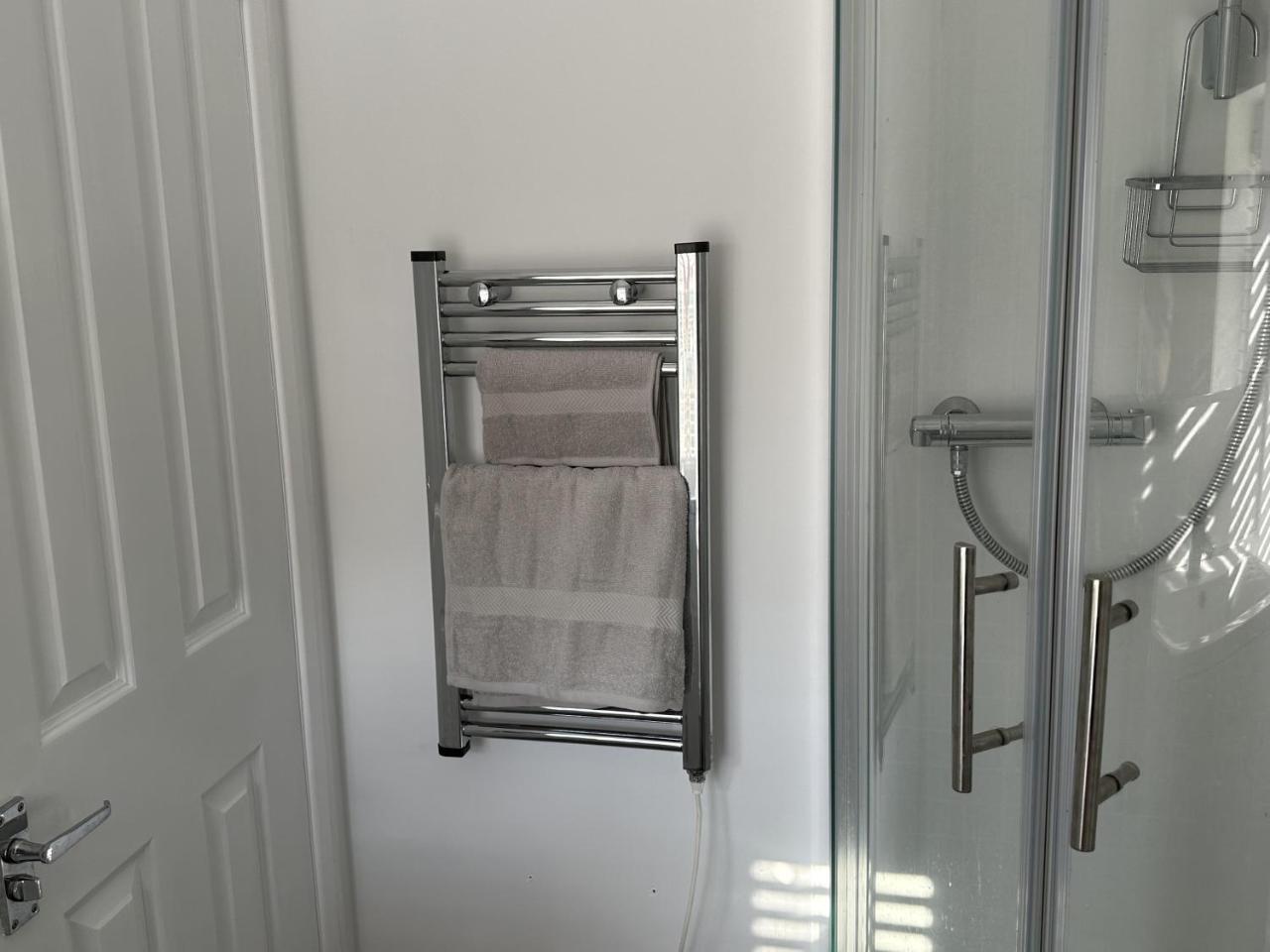 Studio - Sleeps 2 - Pets - Parking - Wifi — photo 3