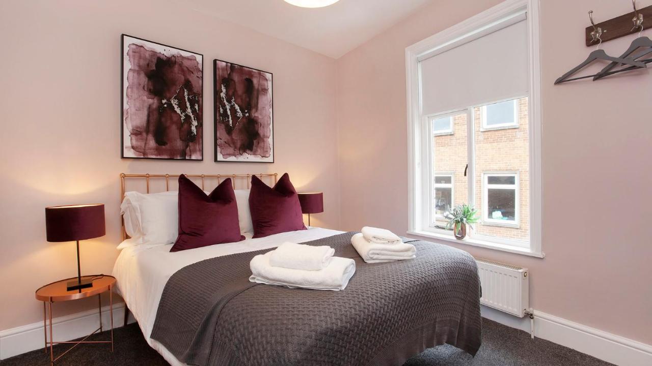 Stylish and most central 2 bed -Free Parking — photo 6