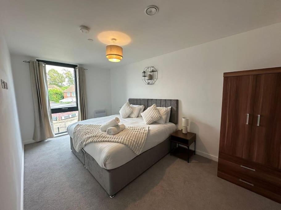 Stylish Central York Apartment Free Parking & Gym — photo 3