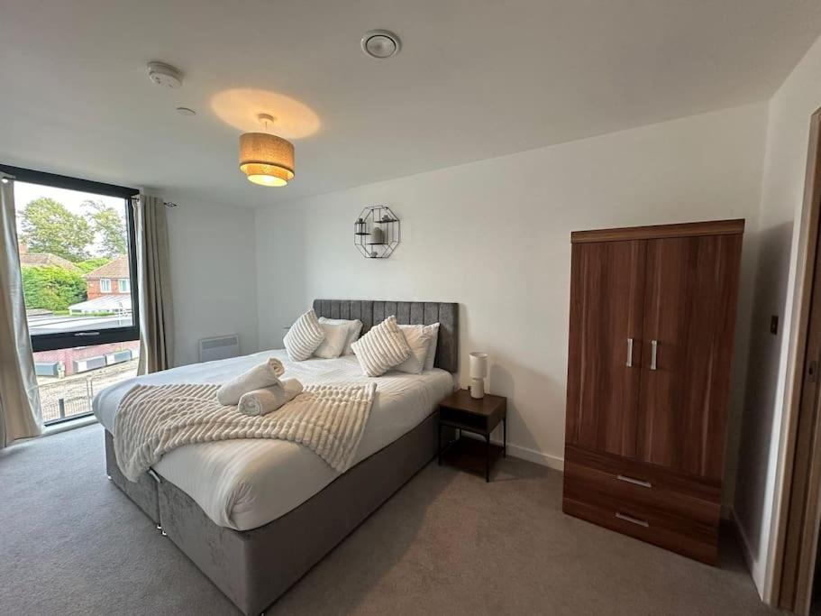 Stylish Central York Apartment Free Parking & Gym — photo 8