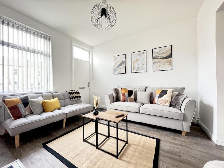 Stylish home in York - Free Wifi & Parking - Close to Racecourse & City Centre, York, Yorkshire